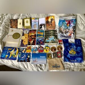 Disneyland & Disneyland Hotels Souvenir Lot 1990’s-2010’s Postcards, Mini Cards